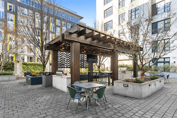 Outdoor patio area at the parker apartments in portland, or 97209